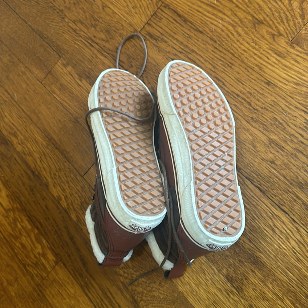 Waterproof/ Weatherproof Vans - Picture 6 of 8